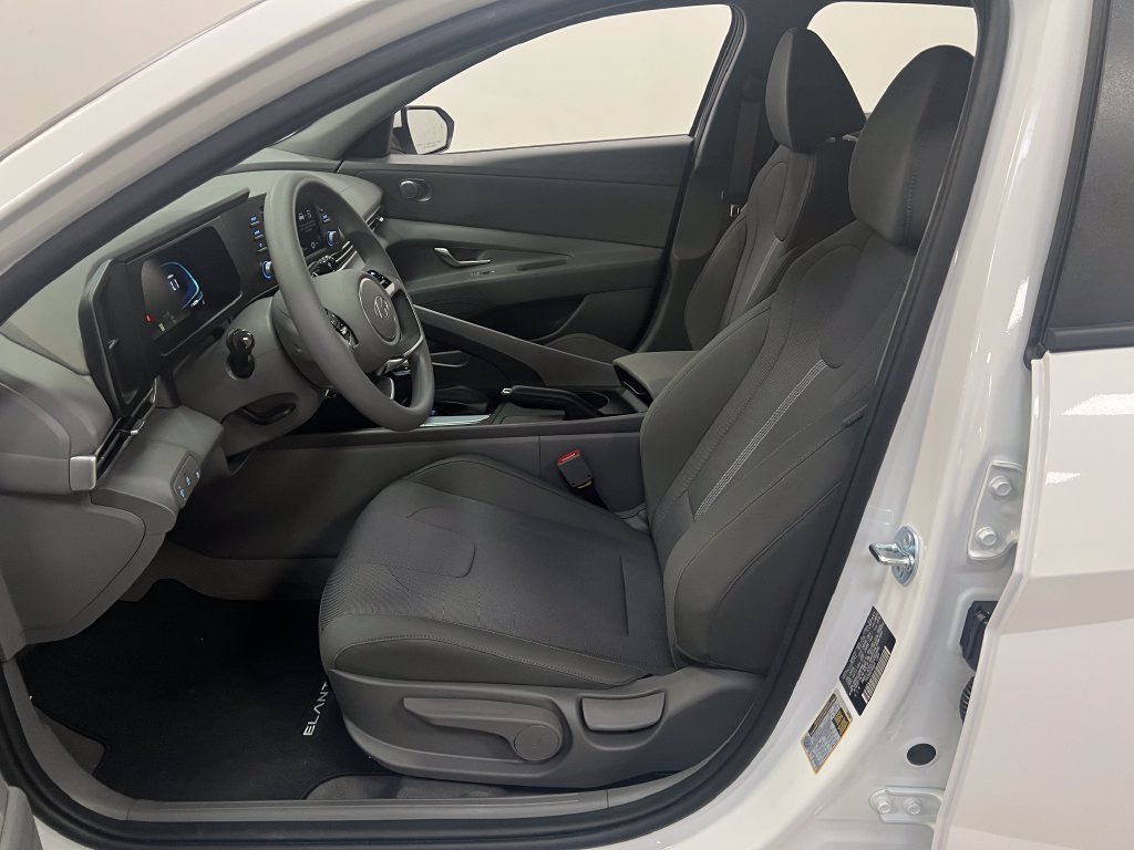 New 2026 Hyundai Elantra SE FWD image 9