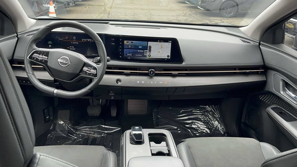 Used 2024 Nissan Ariya AWD image 13
