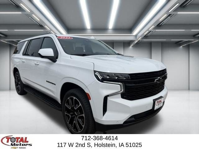 Used 2023 Chevrolet Suburban RST AWD/4WD image 2