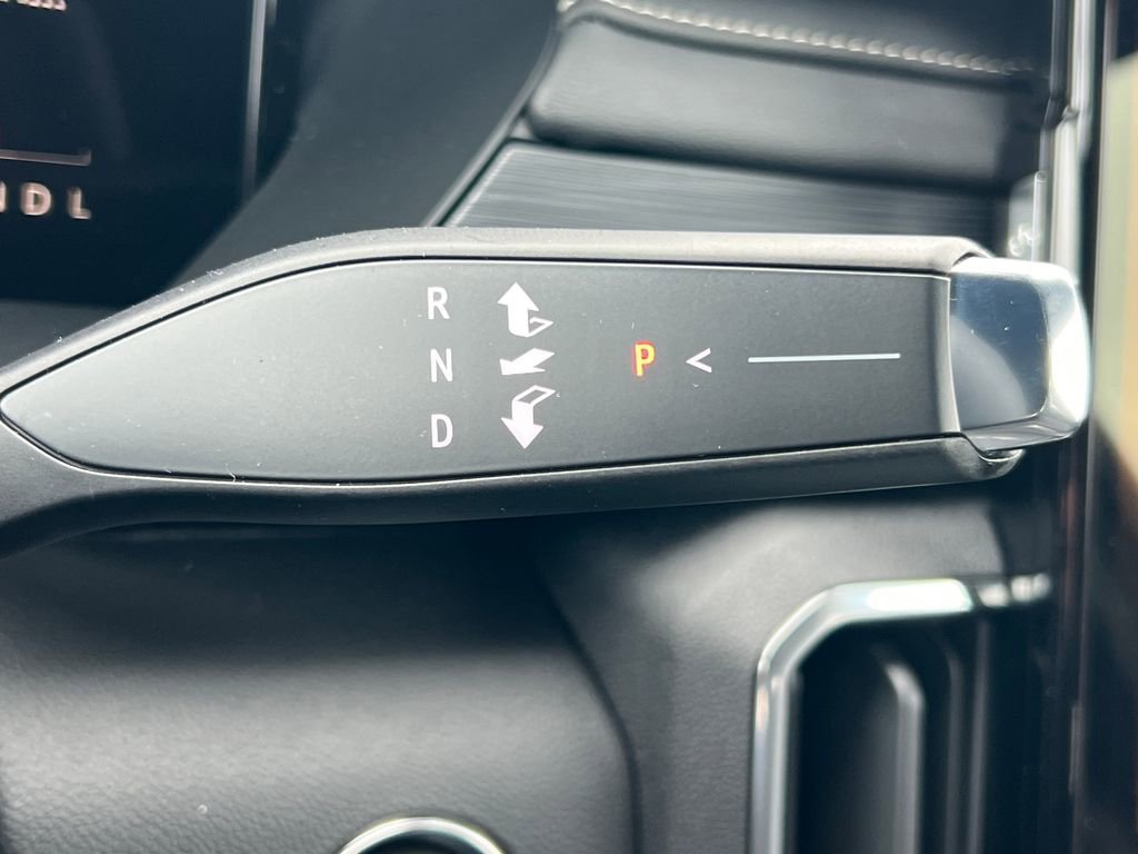 New 2025 GMC Acadia Elevation image 28