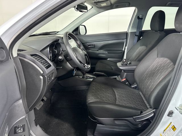 Used 2025 Mitsubishi Outlander Sport LE image 11