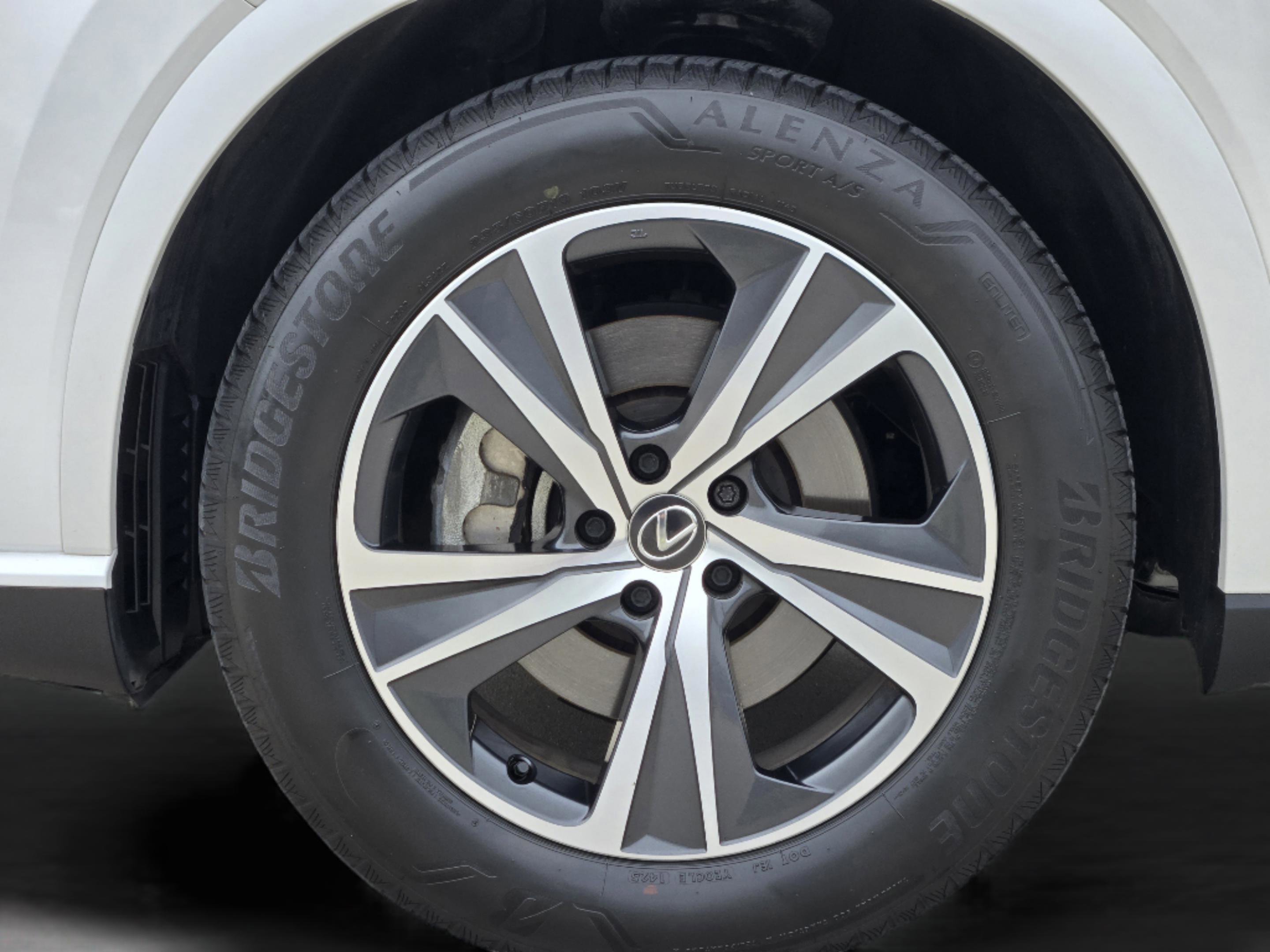 Used 2025 Lexus RX 350 Premium w/ Accessory Package (Z1) FWD image 36