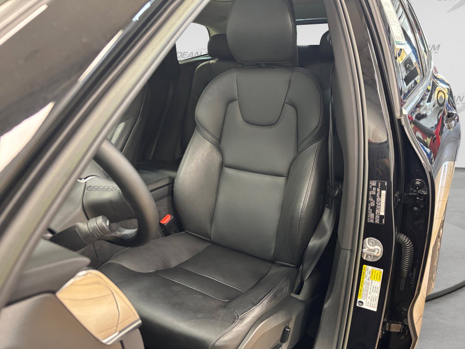 Used 2023 Volvo XC60 B5 Core w/ Climate Package FWD image 35