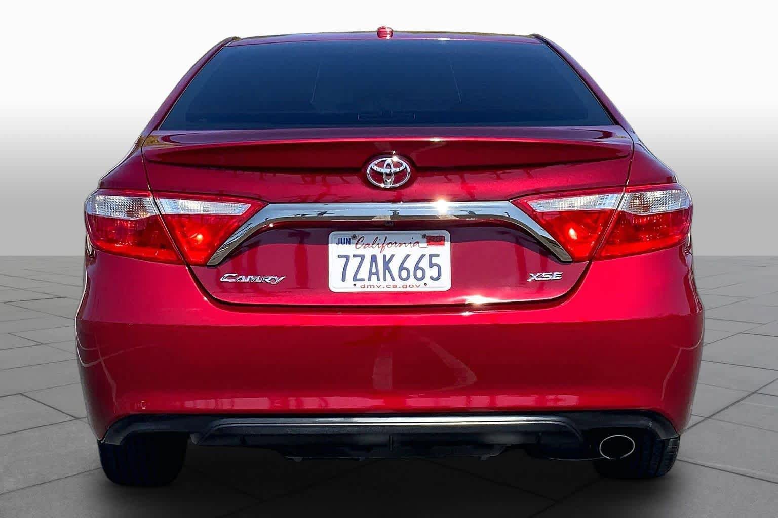 Used 2017 Toyota Camry XSE FWD image 3