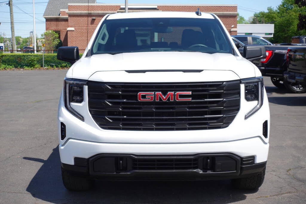 Used 2024 GMC Sierra 1500 Pro w/ Graphite Edition AWD/4WD image 7