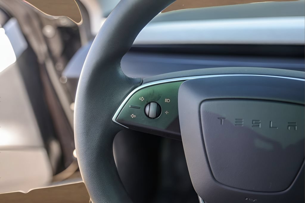 Used 2025 Tesla Model 3 RWD image 13
