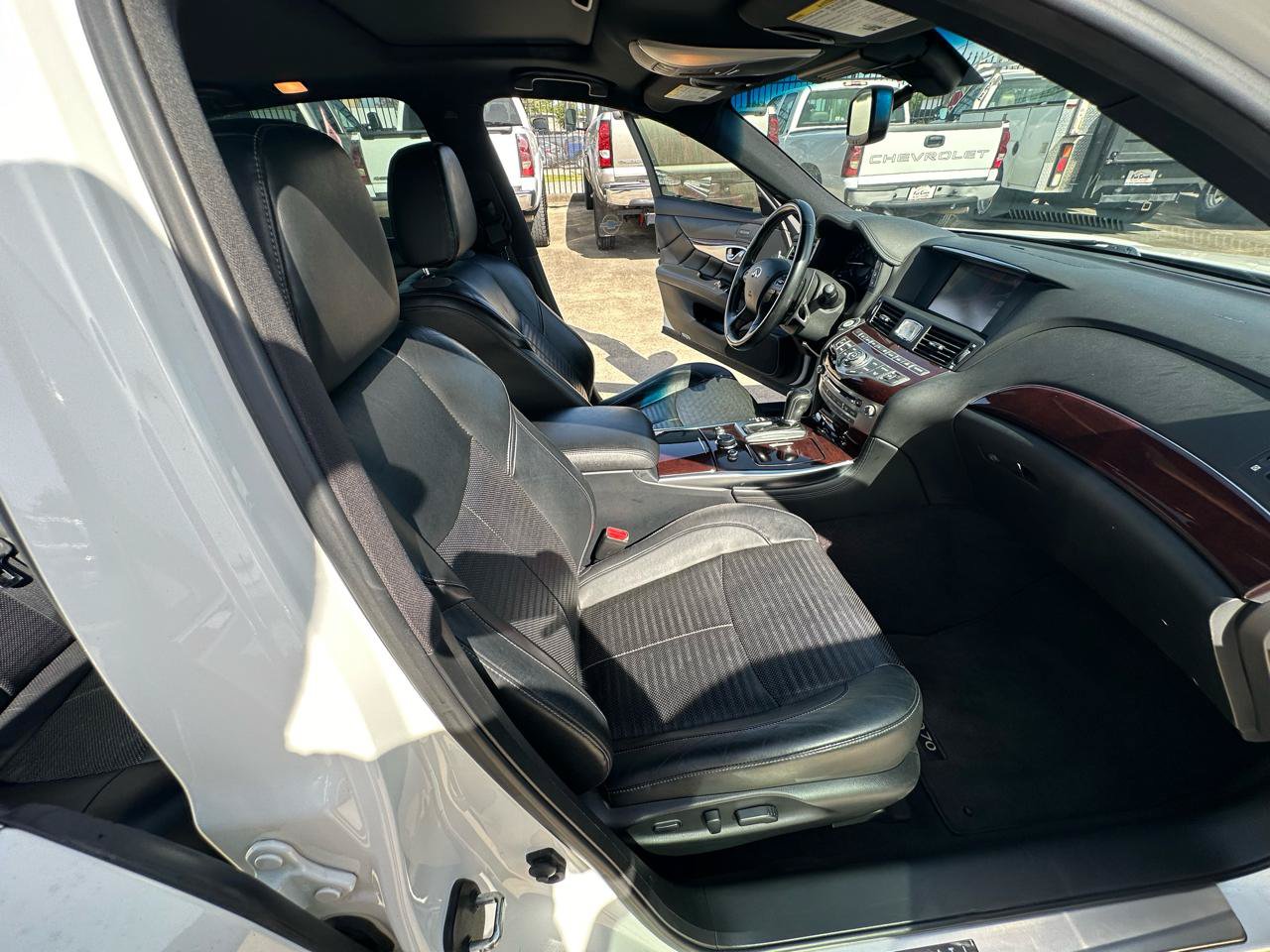 Used 2015 INFINITI Q70 5.6 w/ Sport Package RWD image 59