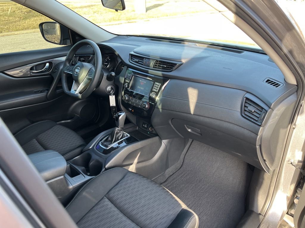 Used 2018 Nissan Rogue S image 23