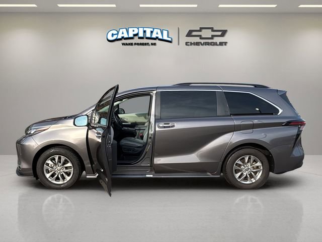 Used 2024 Toyota Sienna XLE image 13