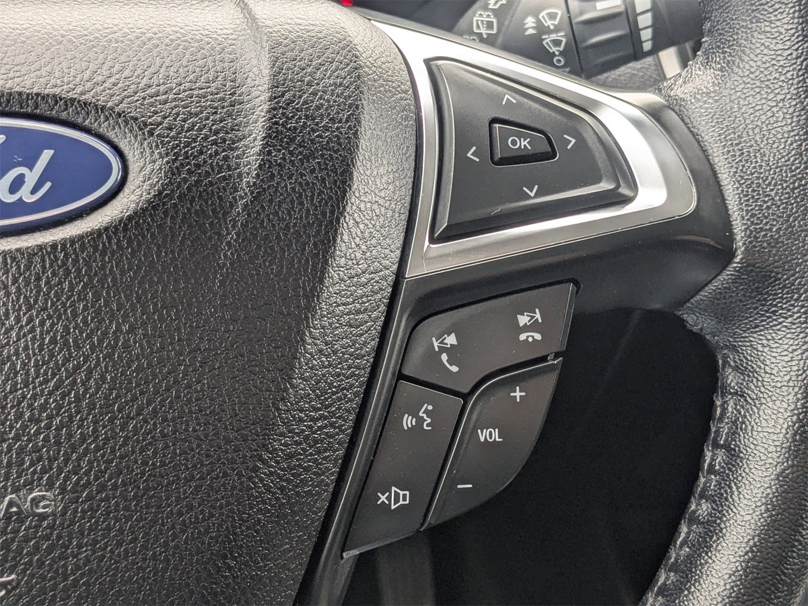 Used 2023 Ford Edge SEL image 27