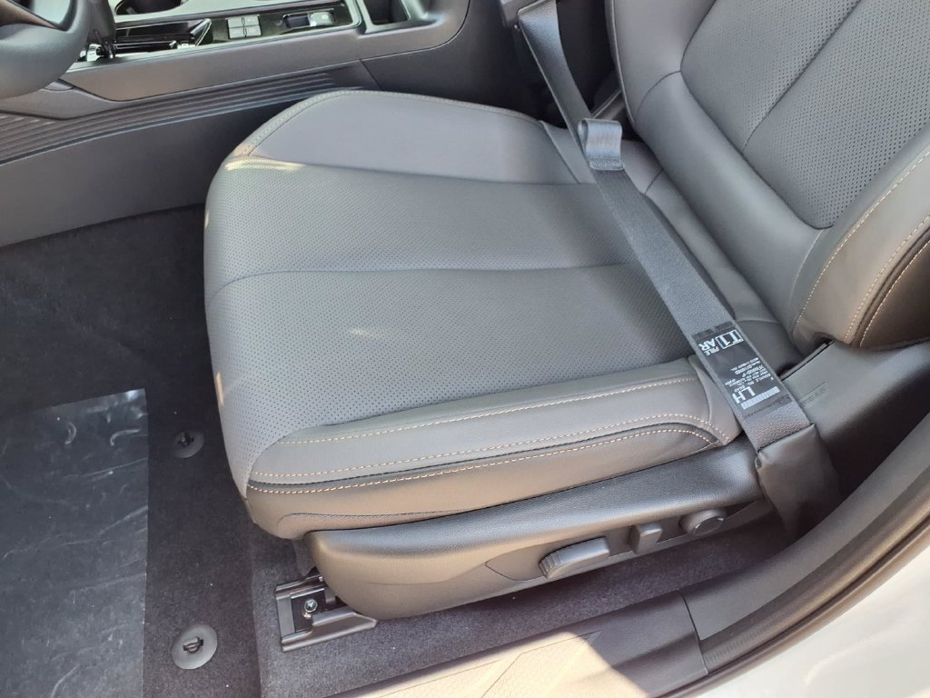 New 2026 Subaru Outback Limited AWD/4WD image 17