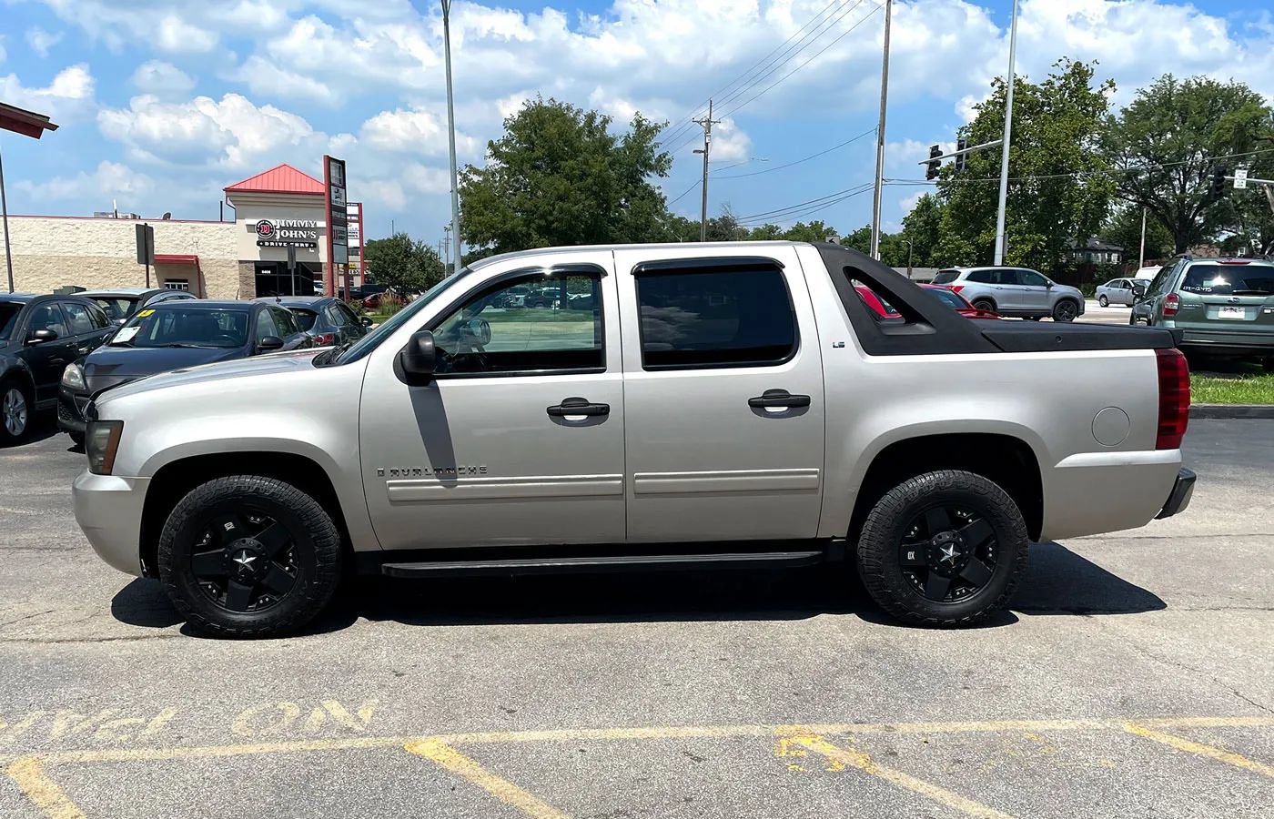 Used 2009 Chevrolet Avalanche LS AWD/4WD image 3