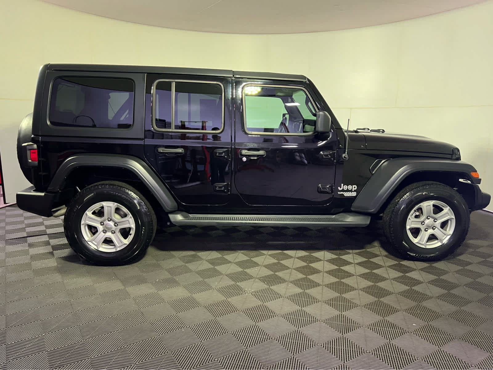Used 2018 Jeep Wrangler Unlimited Sport S AWD/4WD image 8
