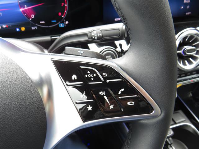 Used 2025 Mercedes-Benz GLA 250 4MATIC image 12