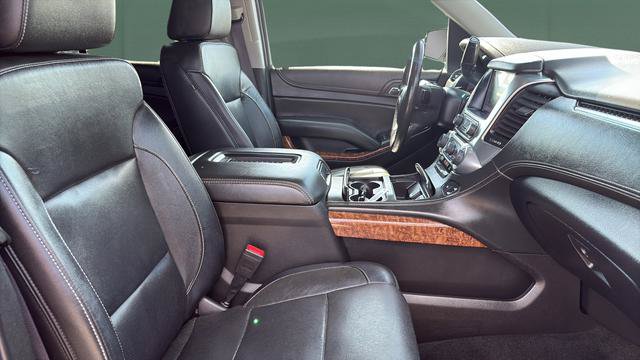 Used 2017 Chevrolet Suburban Premier AWD/4WD image 25