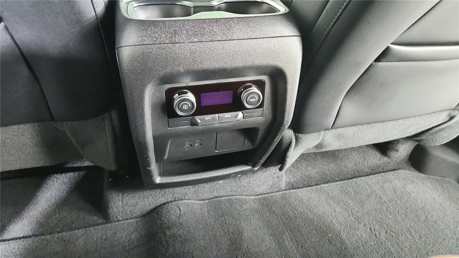 Used 2025 Buick Enclave Preferred image 14