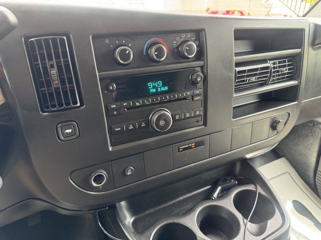 Used 2014 GMC Savana 1500 RWD image 6