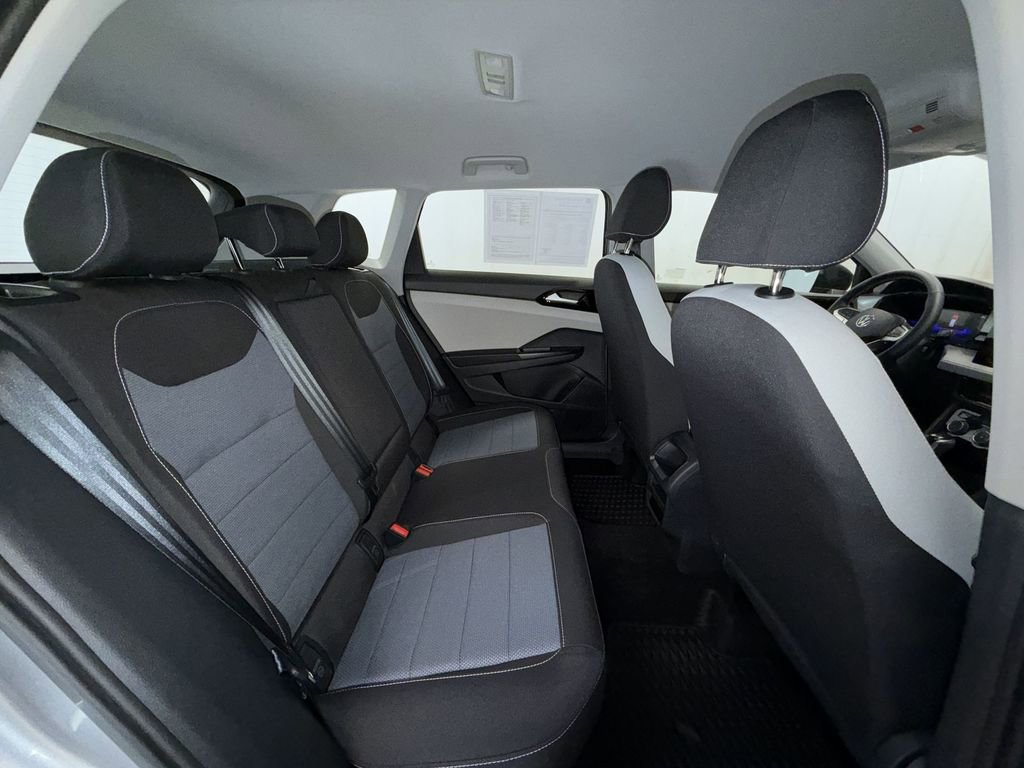 Used 2025 Volkswagen Taos S AWD/4WD image 17