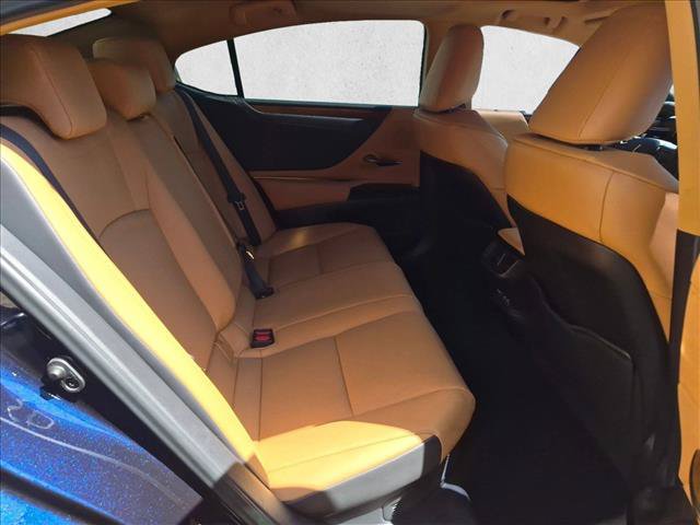 Used 2023 Lexus ES 300h w/ Premium Package FWD image 19