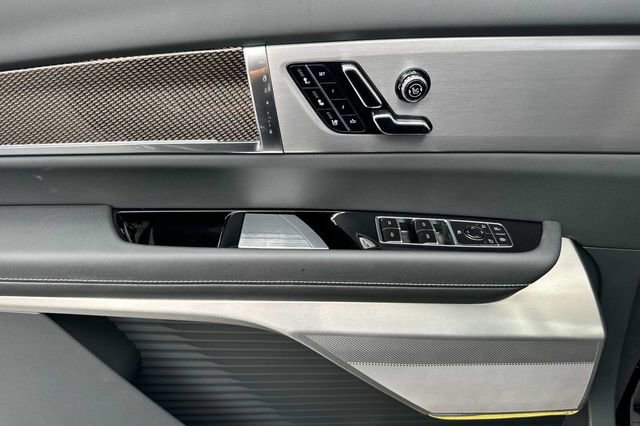 New 2026 Cadillac Vistiq Sport w/ LPO, Floor Liner Package AWD/4WD image 11
