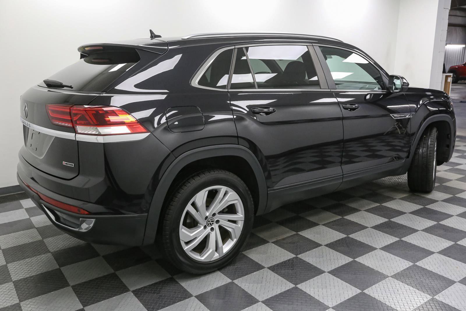 Certified 2020 Volkswagen Atlas Cross Sport SEL image 10