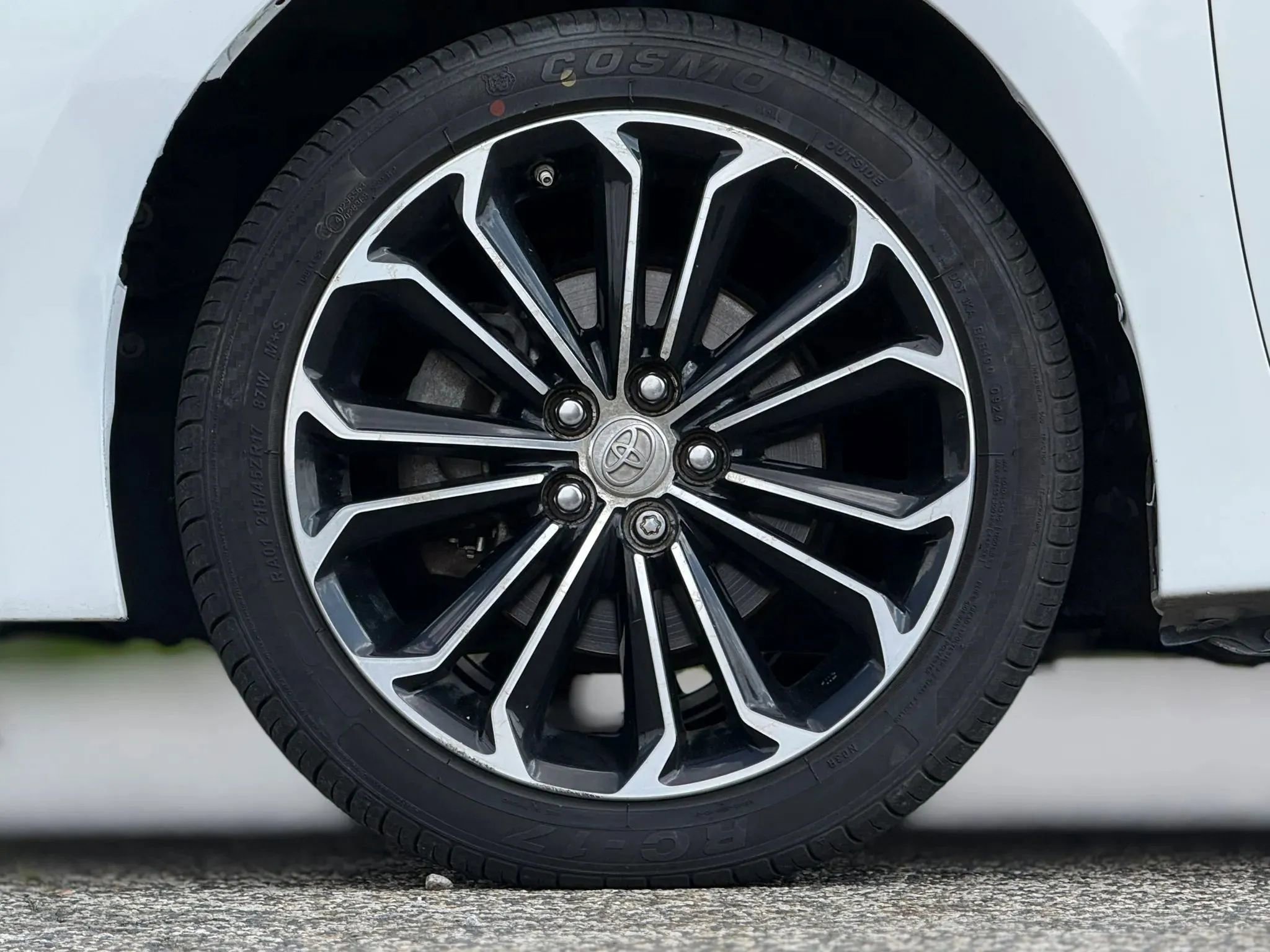 Used 2014 Toyota Corolla S image 29