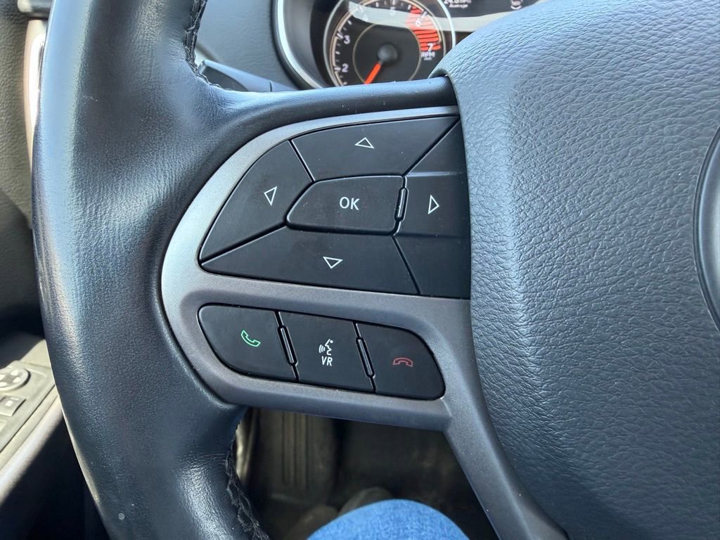 Used 2020 Jeep Cherokee Limited image 11