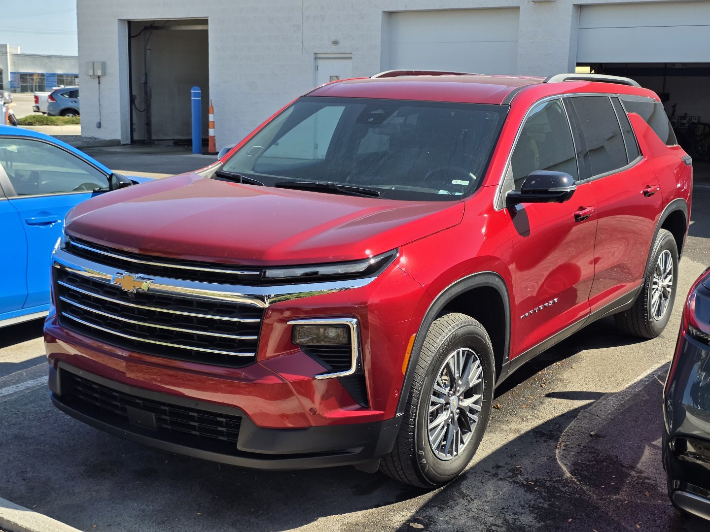 Used 2024 Chevrolet Traverse LT w/ Enhanced Driving Package AWD/4WD image 4