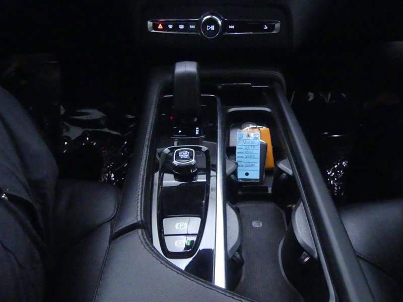 Used 2023 Volvo XC90 B5 Core AWD/4WD image 18
