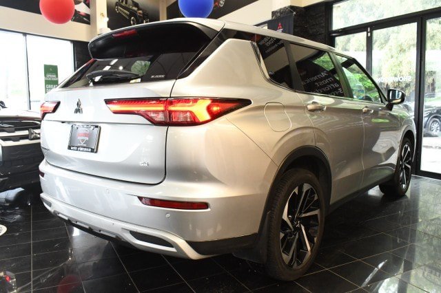 Used 2024 Mitsubishi Outlander SE AWD/4WD image 15