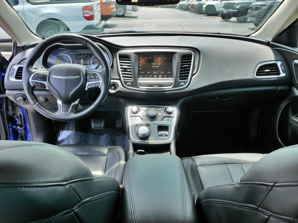 Used 2017 Chrysler 200 Limited Platinum FWD image 18