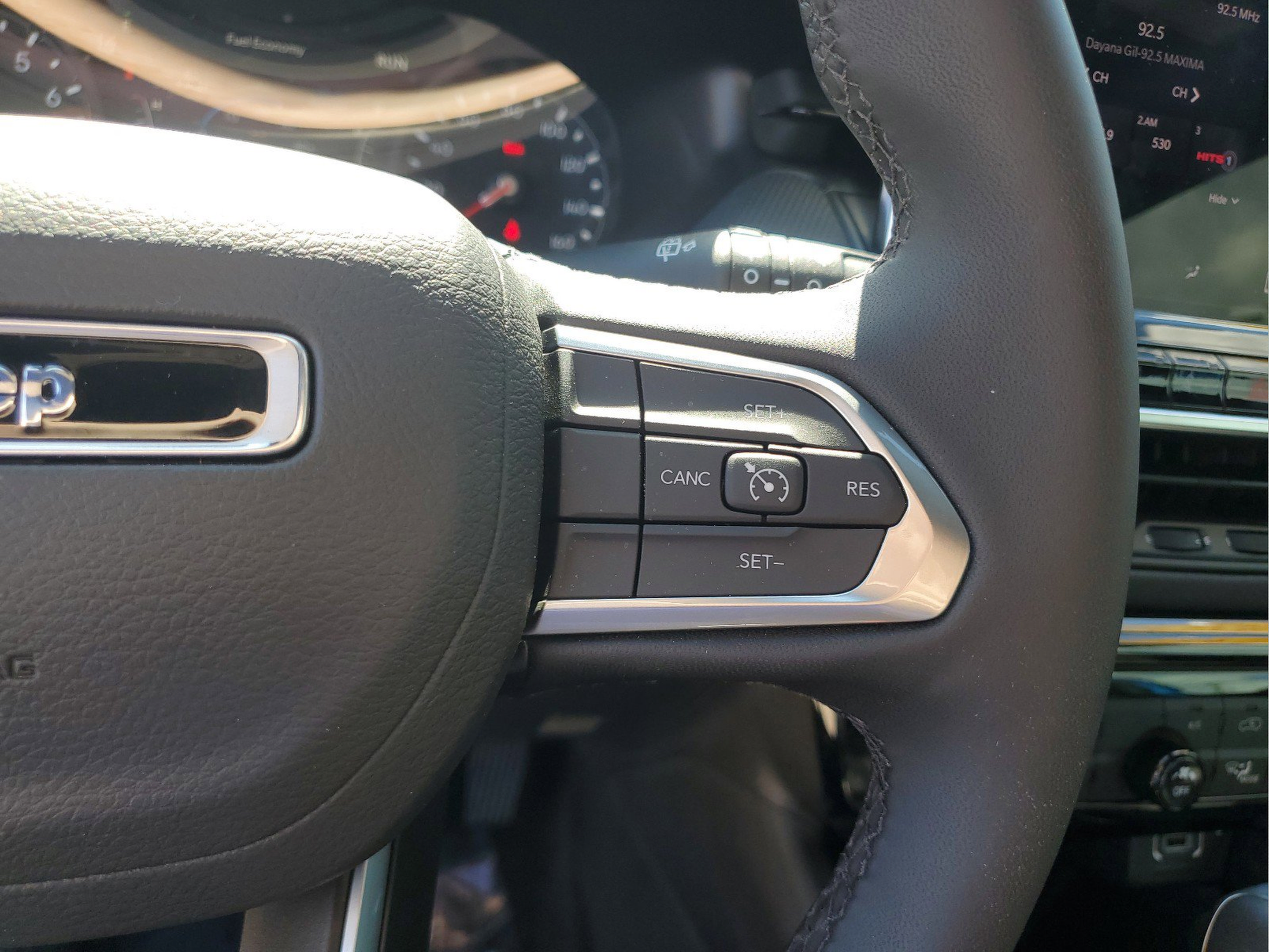 Used 2026 Jeep Compass Latitude AWD/4WD image 25