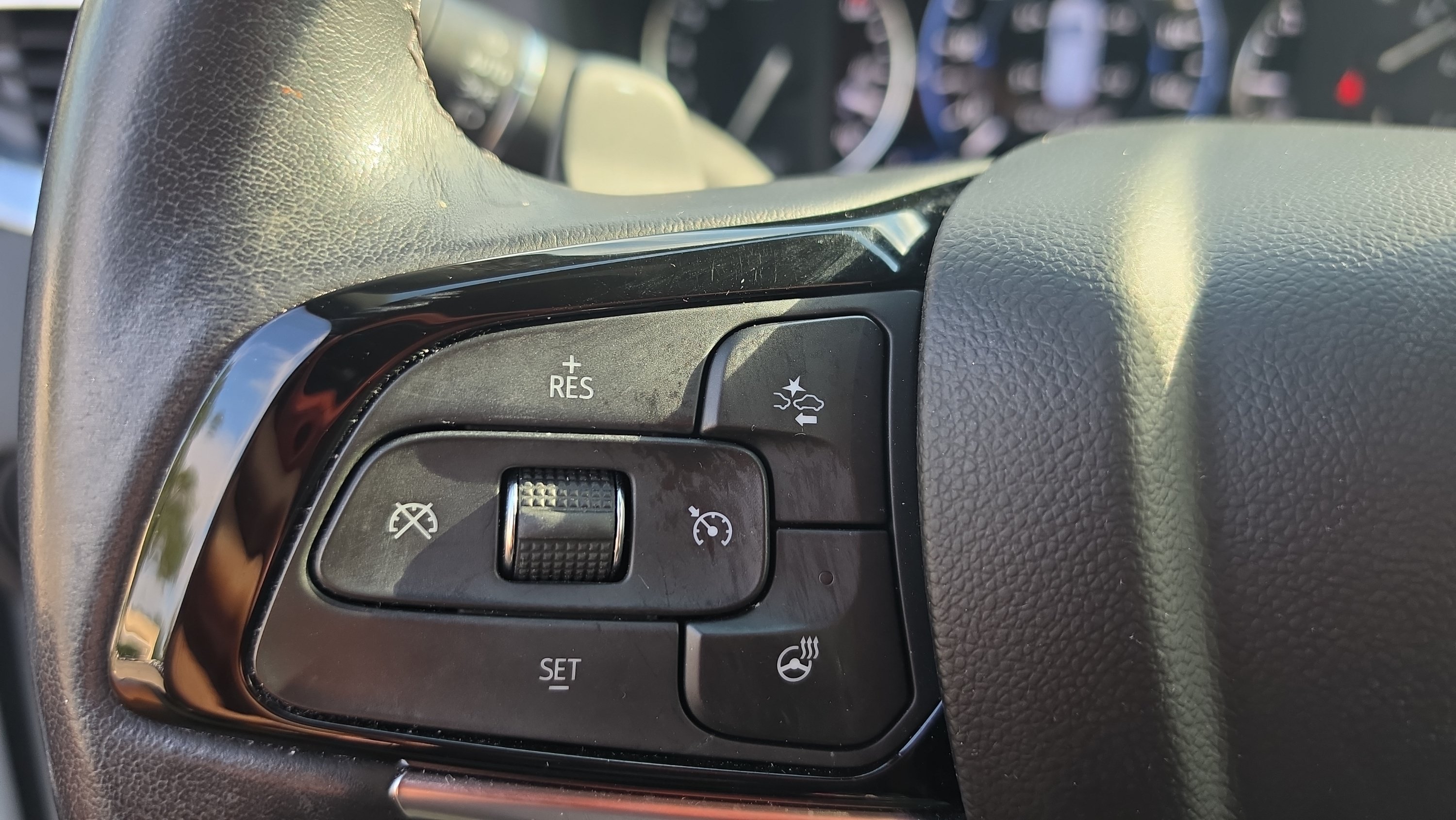 Used 2022 Buick Enclave Avenir w/ Avenir Technology Package FWD image 13
