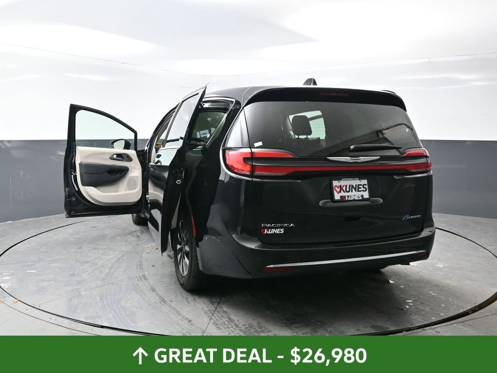 Used 2024 Chrysler Pacifica Select image 60