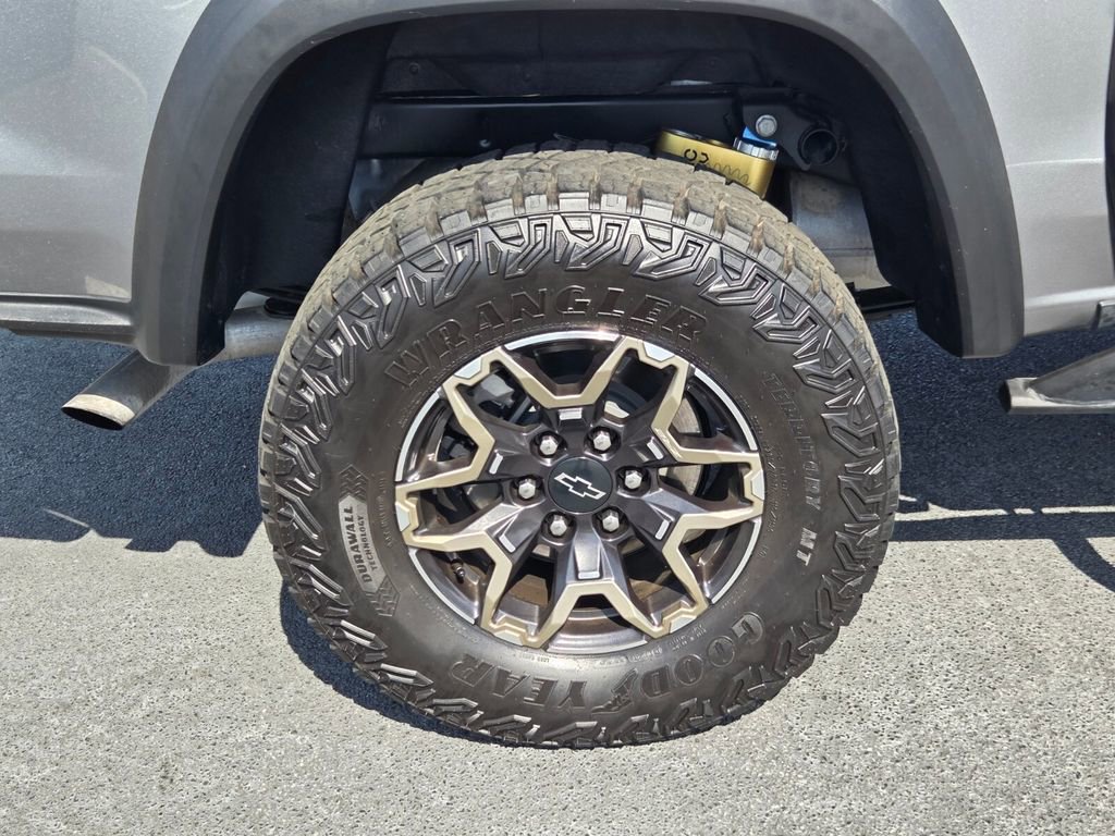 Used 2023 Chevrolet Colorado ZR2 w/ ZR2 Convenience Package III image 12