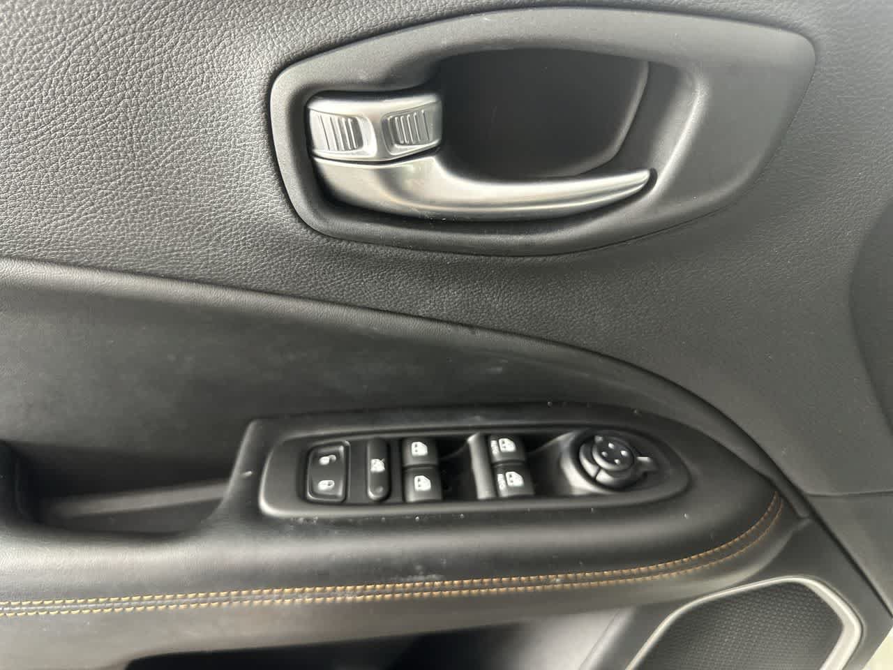 Used 2020 Jeep Compass Limited AWD/4WD image 11