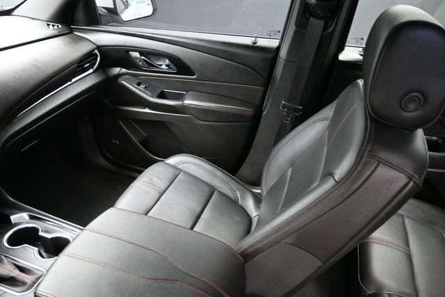 Used 2022 Chevrolet Traverse RS FWD image 11