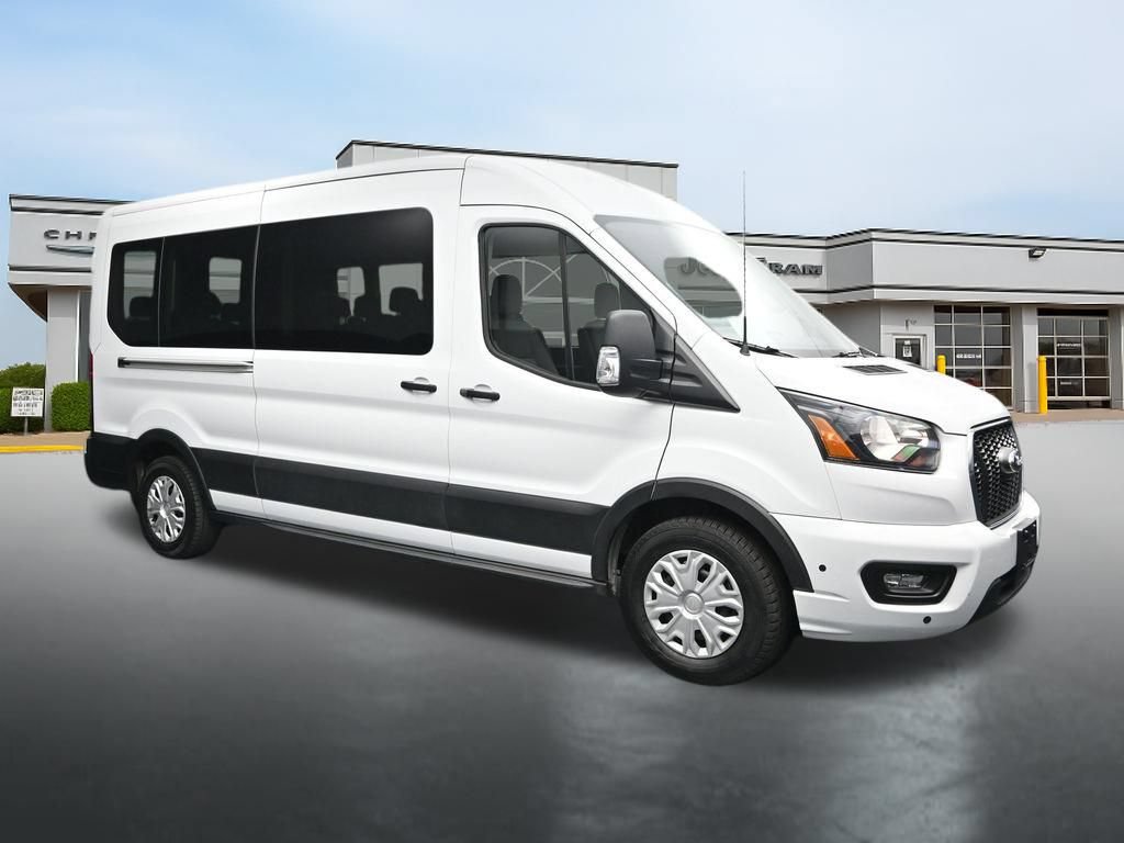 Used 2025 Ford Transit 350 XLT RWD image 5