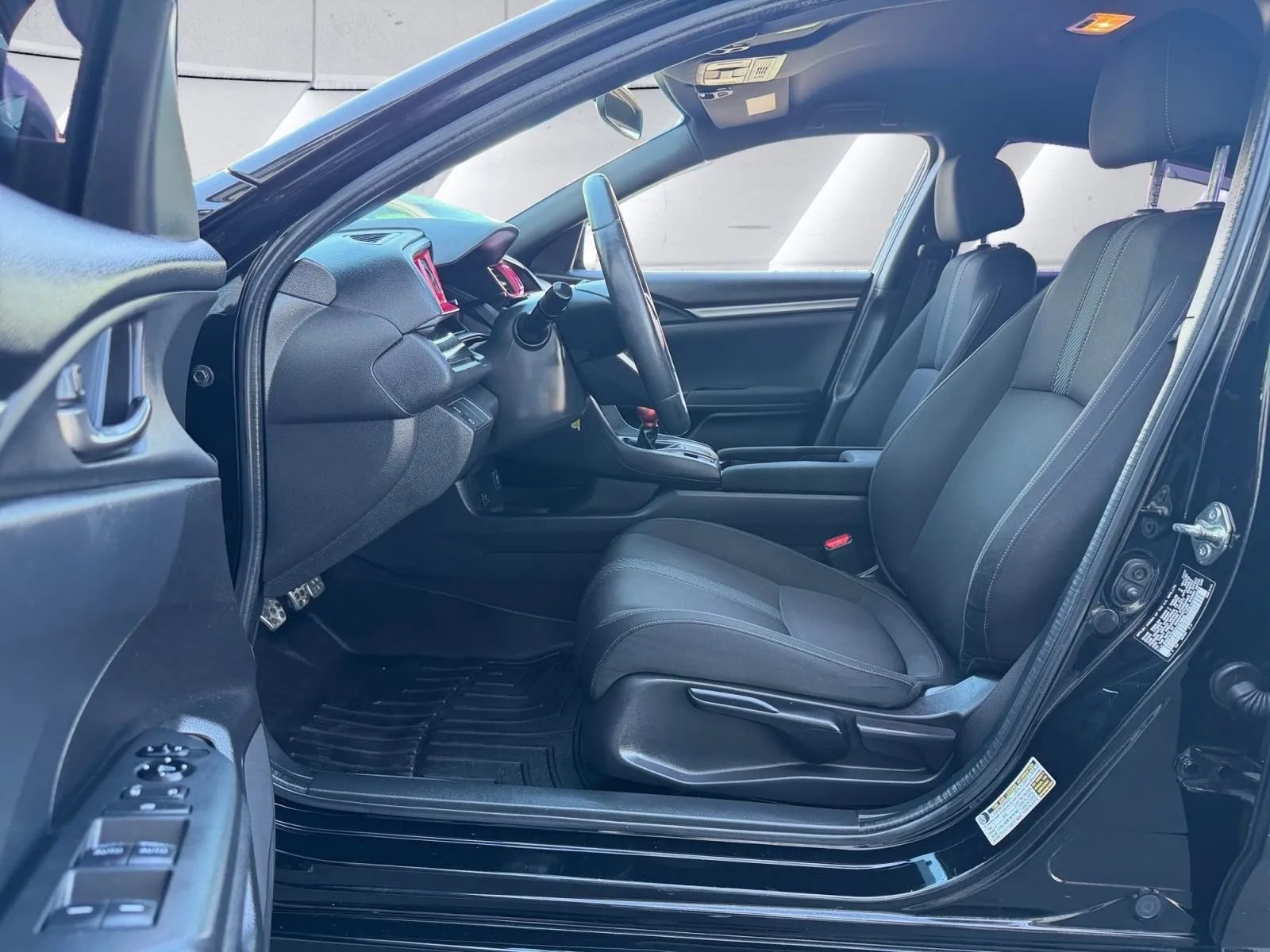 Used 2017 Honda Civic Sport image 9