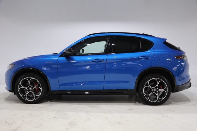 Used 2024 Alfa Romeo Stelvio Veloce AWD/4WD image 4