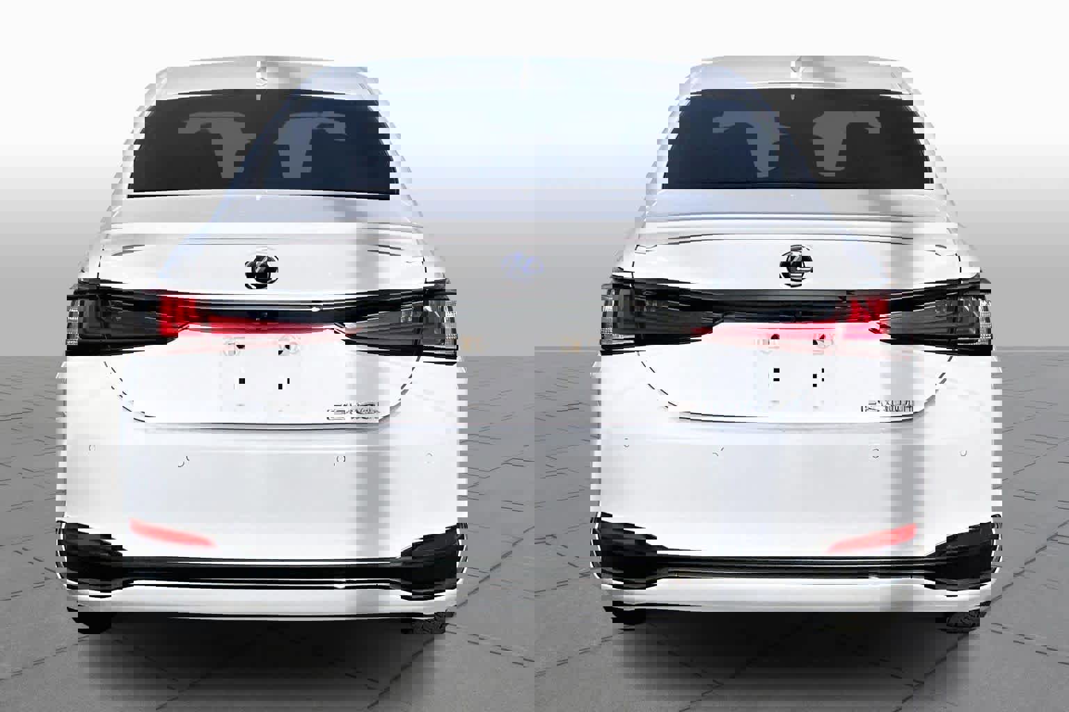 Used 2022 Lexus ES 300h F Sport w/ Accessory Package image 5