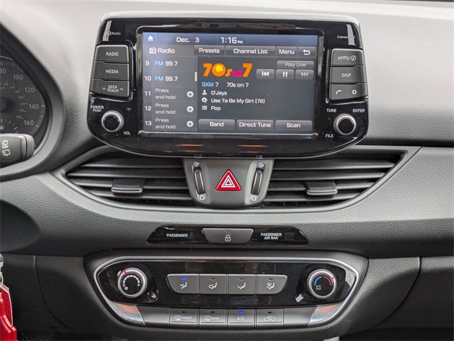 Used 2018 Hyundai Elantra GT image 17