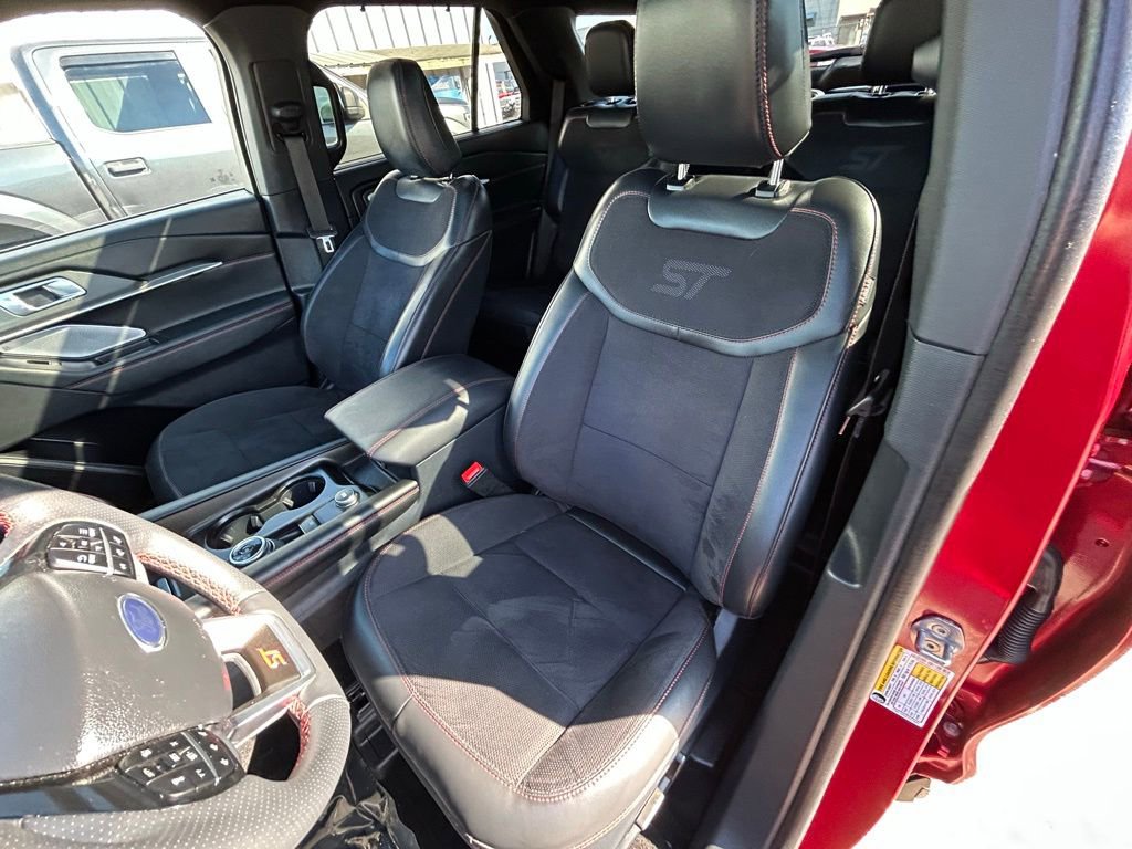 Used 2025 Ford Explorer ST AWD/4WD image 31