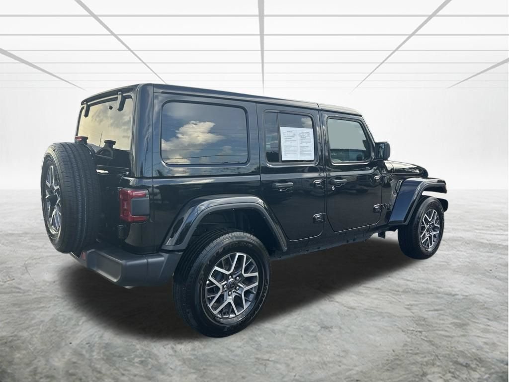 Used 2025 Jeep Wrangler Unlimited Sahara AWD/4WD image 4