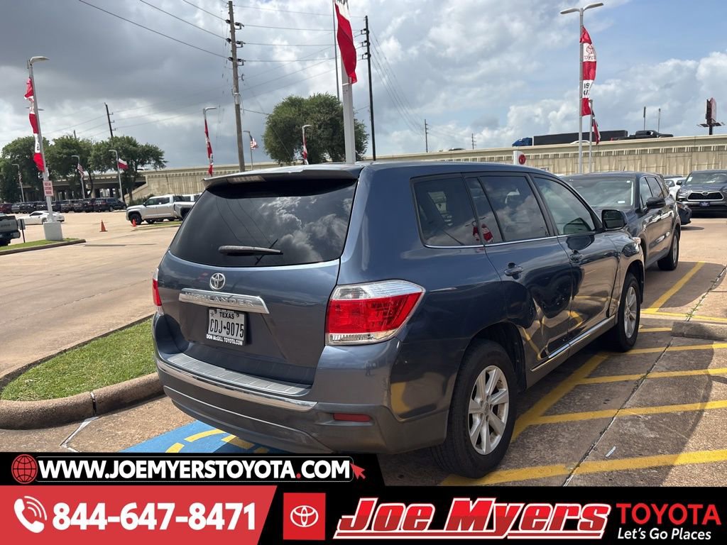 Used 2013 Toyota Highlander FWD image 2
