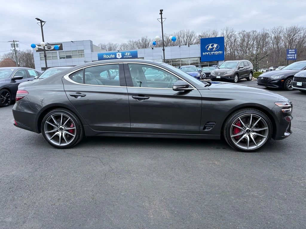 Used 2025 Genesis G70 2.5T image 8