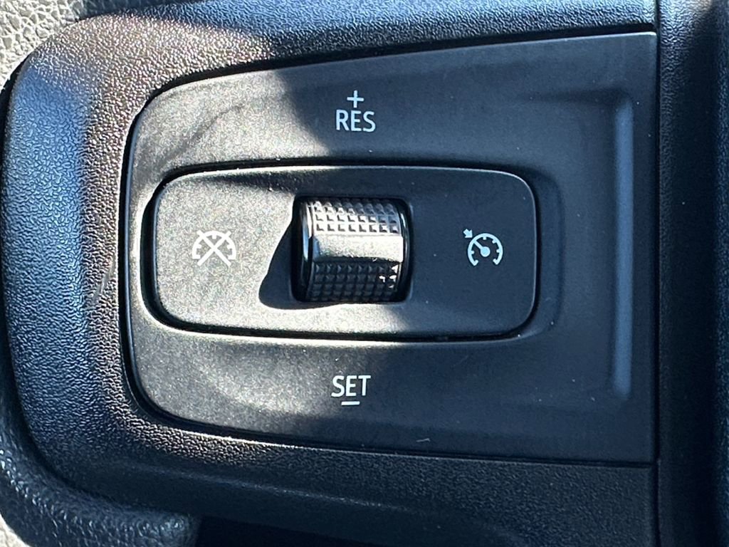 Used 2020 Chevrolet Silverado 1500 Custom w/ Custom Value Package image 18