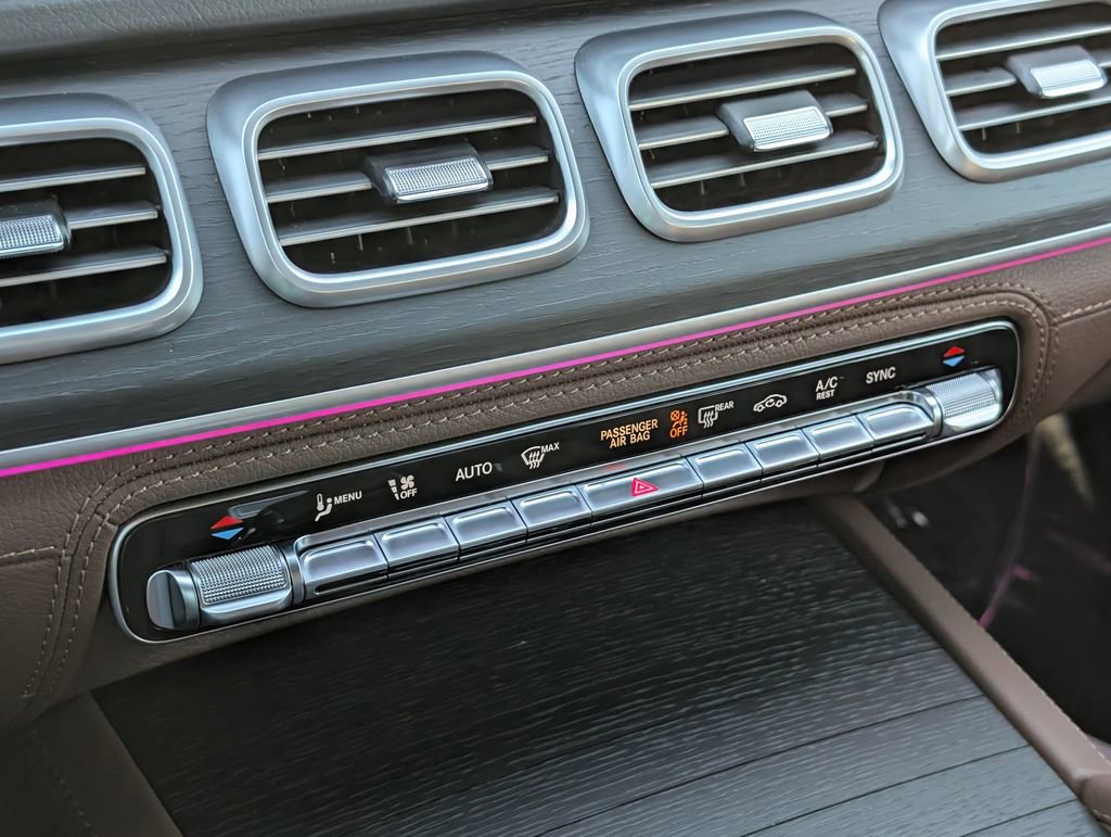 Used 2025 Mercedes-Benz GLS 580 4MATIC image 18