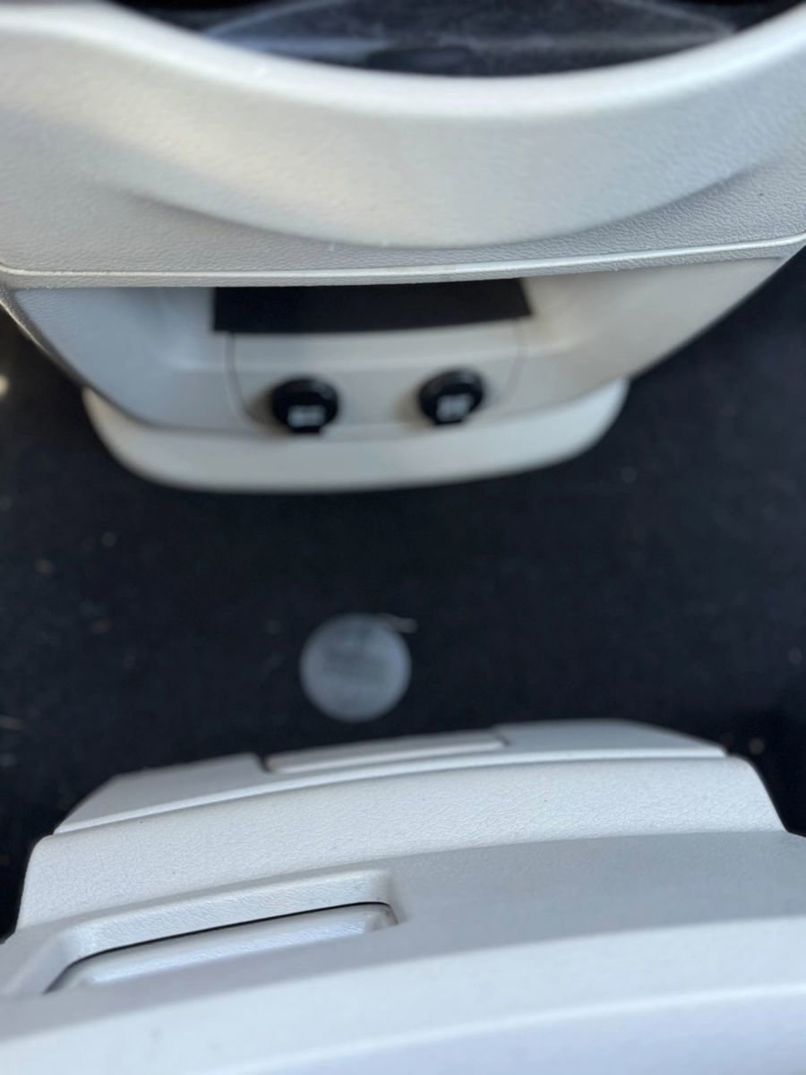 Used 2013 Chrysler Town & Country Touring image 21