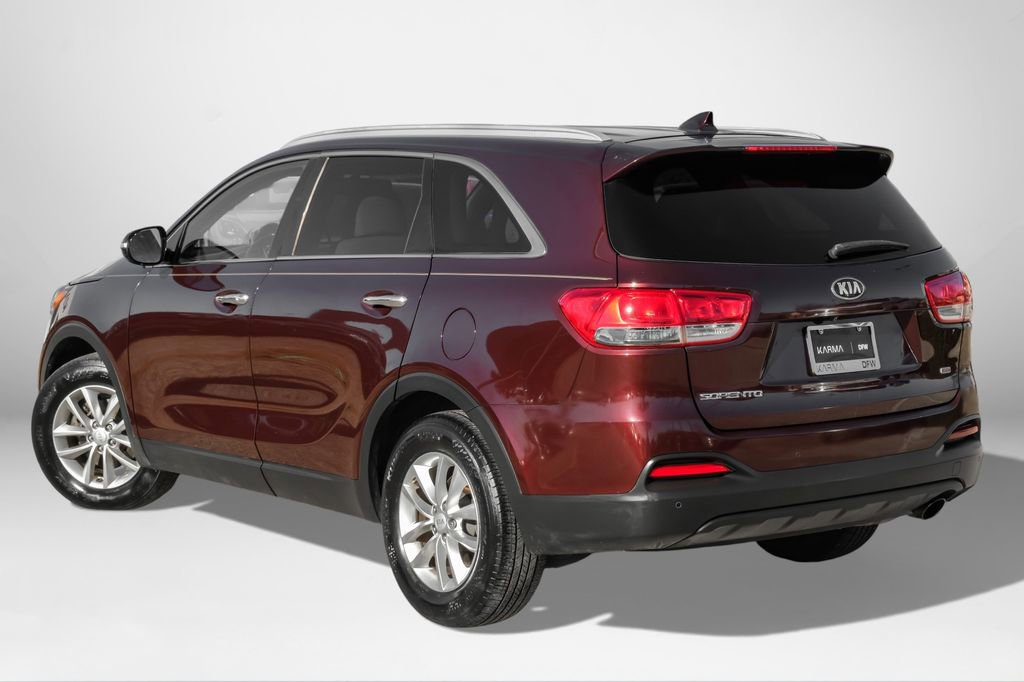 Used 2017 Kia Sorento LX w/ LX Convenience Package image 7